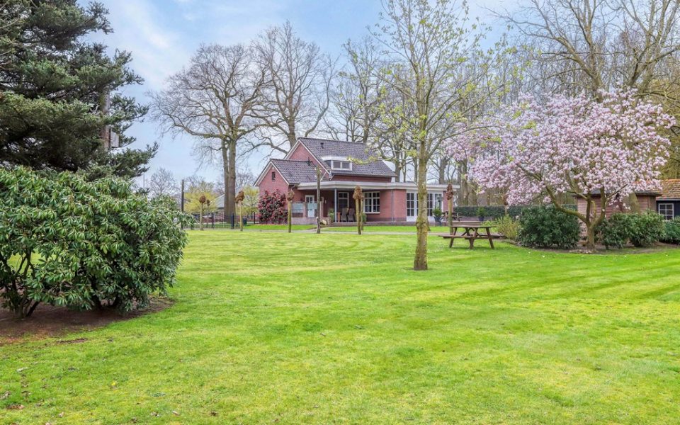 Tienrayseweg 13 <br> <small>5961 NK Horst </small>