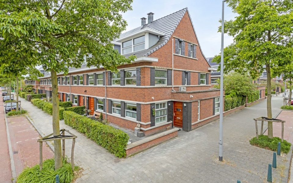 Vrouw Avenweg 131 <br> <small>2493 WT Den Haag </small>