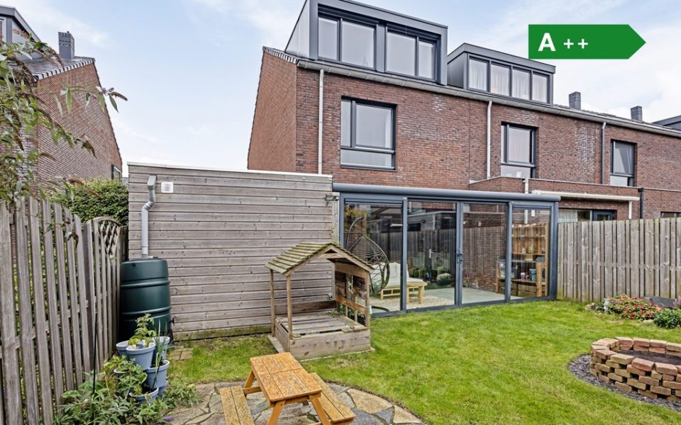 Tom Navislaan 34 <br> <small>2493 BN Den Haag </small>