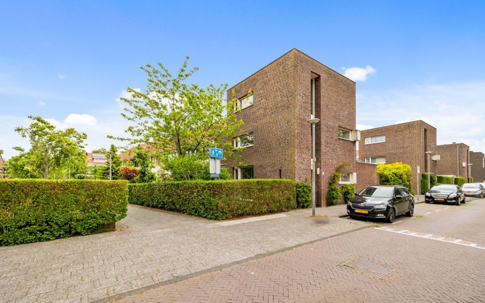 Bootsmansingel 45 <br> <small>2492 RP Den Haag </small>