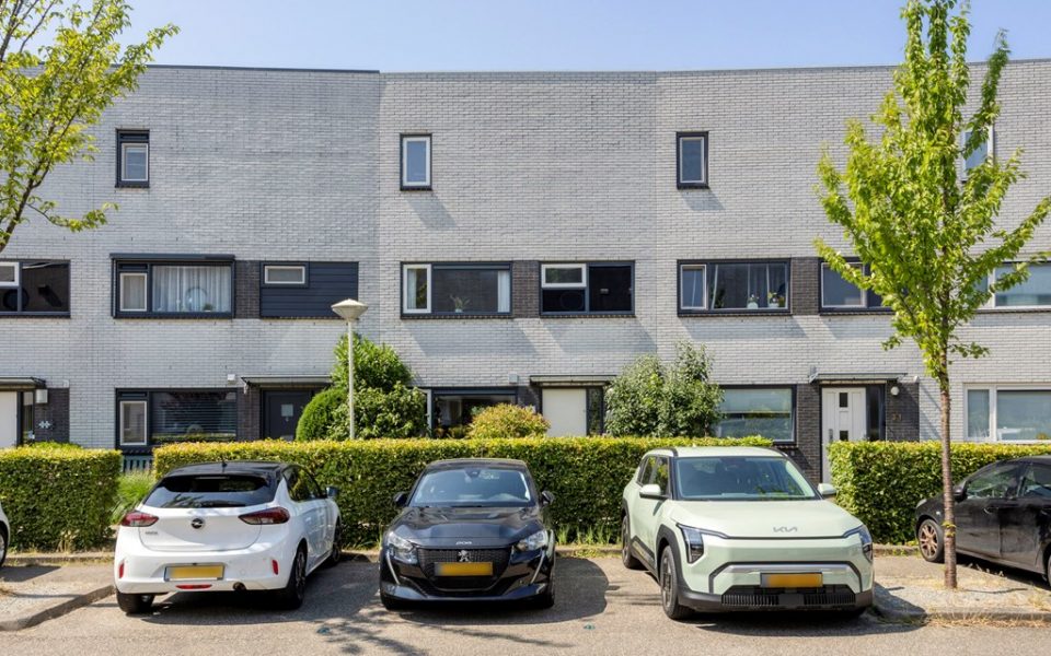 Aburahout 33 <br> <small>2719 MX Zoetermeer </small>