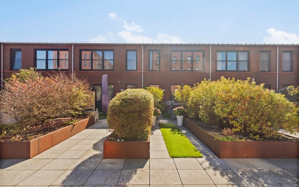 Simon Carmiggelthof 248 <br> <small>2492 JN Den Haag </small>