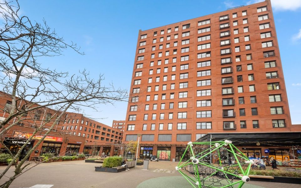 Simon Carmiggelthof 176 <br> <small>2492 JN Den Haag </small>