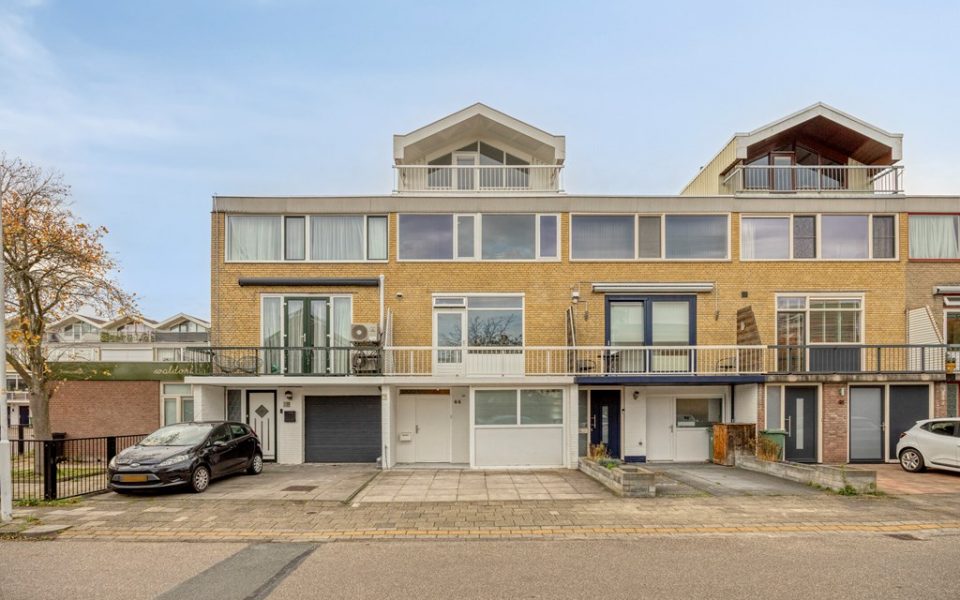 Fivelingo 44 <br> <small>2716 BE Zoetermeer </small>